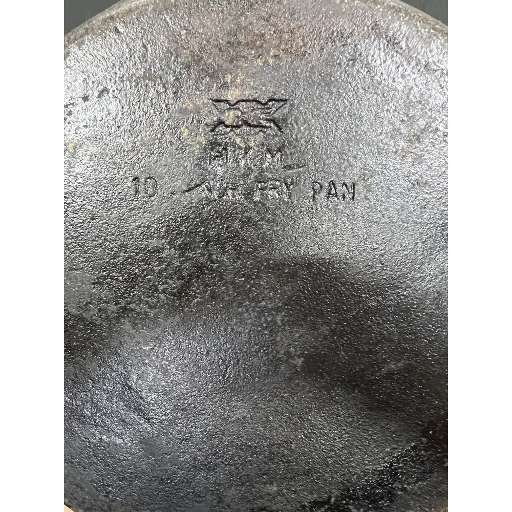 WKM 4.5 Qt. Cast Iron Dutch Oven w/ Matching‎ Lid 10in Fry Pan